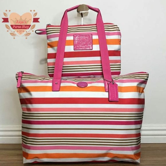 Coach Handbags - 💝Coach Signature Bag & Snap Pouch💝